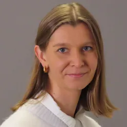 A woman with blonde hair